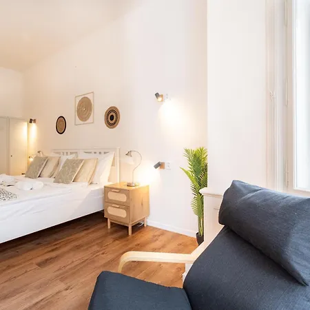 Celine Prague Luxury Hostel-2